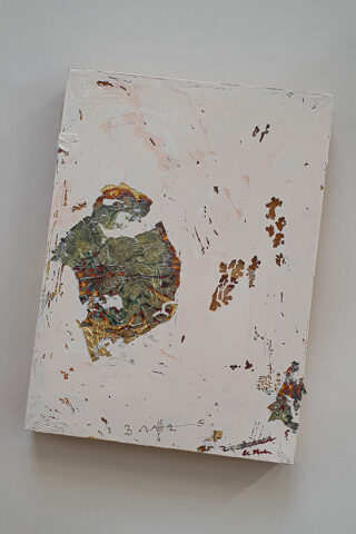 web_385x28x3cm_Acryllack_Blattgold_auf_-Adventskalender_2025